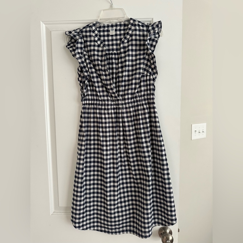Old Navy Black and White A-Line Flutter Sleeve Dress Maternity/Breastfeeding